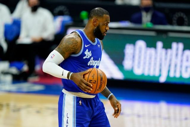 英超德比曼城客场小胜曼联 福登红牌导致少一人作战